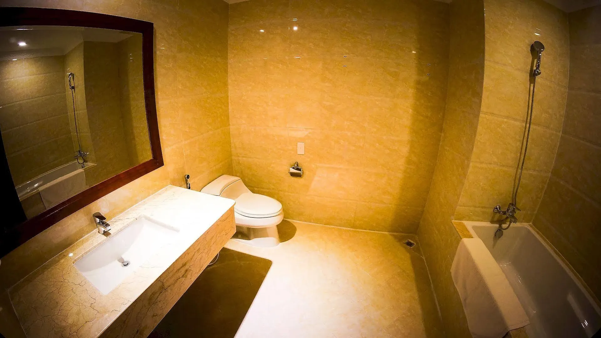 ****  Nha Trang Palace Hotel Vietnam