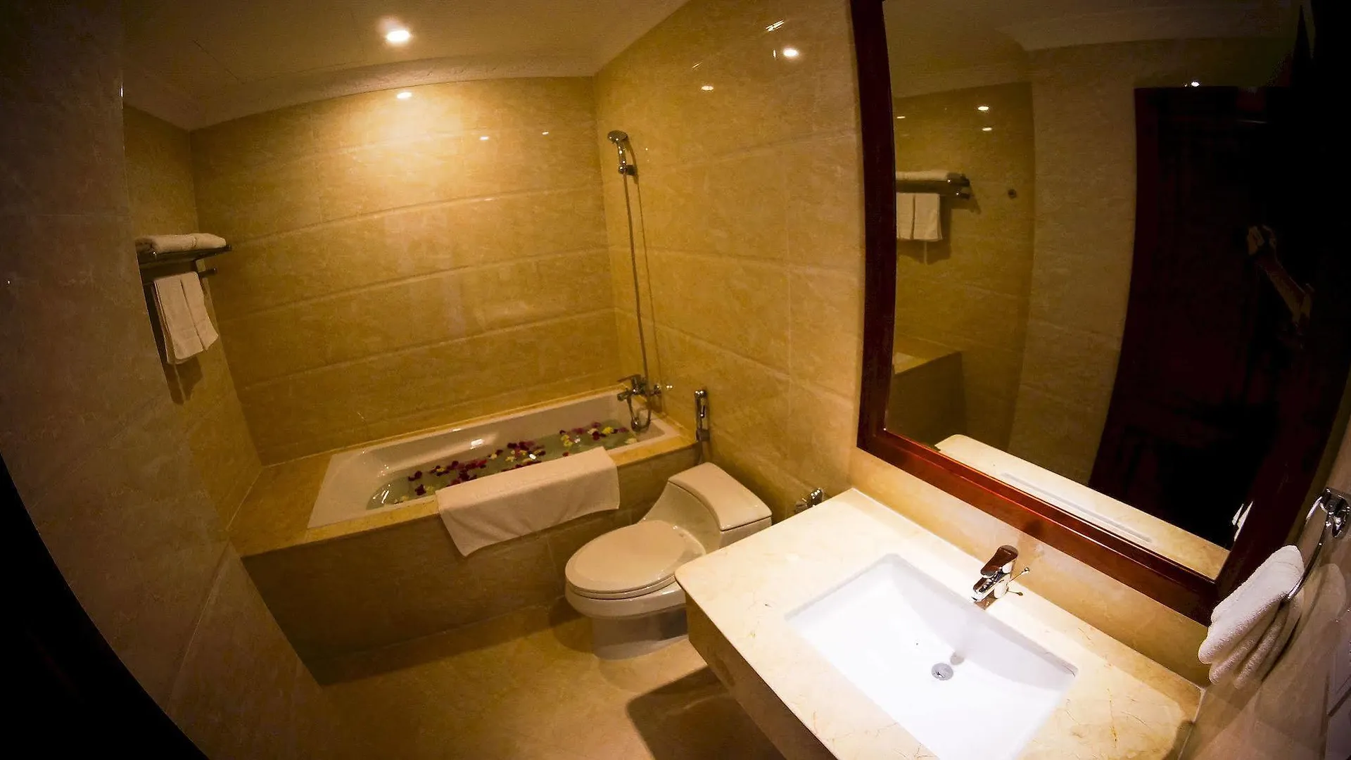 Nha Trang Palace Hotel 4*, Нячанг Вьетнам